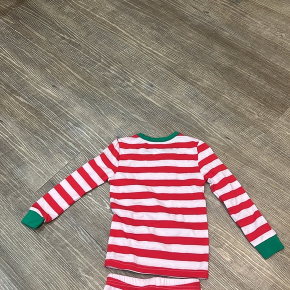 Coral Bee Boys 2 piece Pajamas Size 3 years color Red and white with green trim - Picture 5 of 8